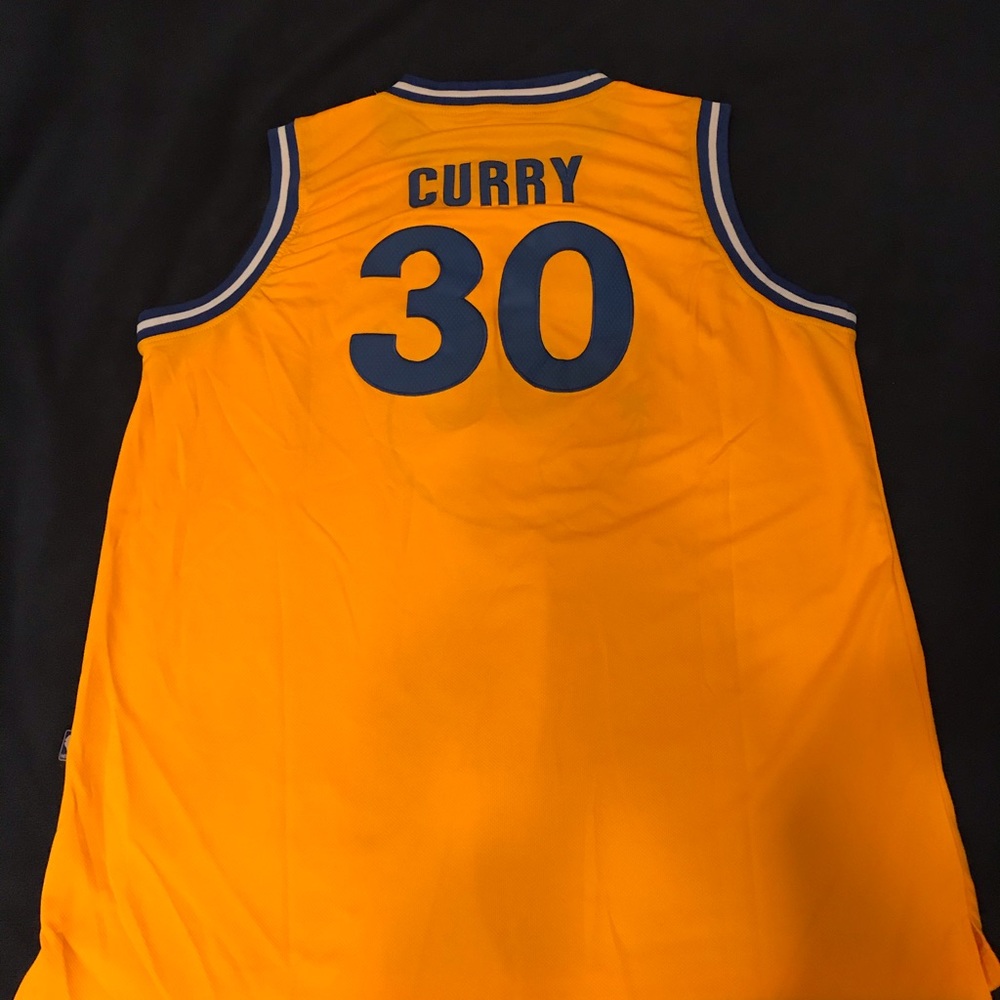 Stephan Curry jersey (30) - Picture 4 of 5